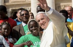 07/02/2025 – (Fuente: Vatican News) En su mensaje para la Jornada Mundial de las Misiones 2025, el Santo Padre reflexiona sobre la identidad misionera cristiana en un mundo que “muestra síntomas graves…