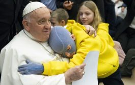 04/02/2025 – Francisco concluye la Cumbre por los Derechos de los Niños que tuvo lugar, hoy, en el Vaticano y…