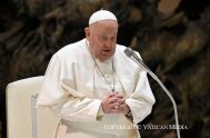 https://youtu.be/gCDvlzfXa3E 05/02/2025 - (Fuente: Vatican News) En la audiencia general, Francisco confía la lectura de la catequesis a un funcionario de la Secretaría…