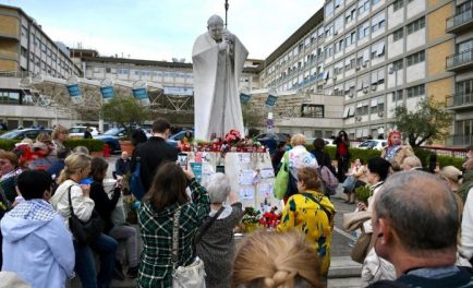 12/03/2025 – (Fuente: Vatican News) Este miércoles 12 de marzo por la mañana, la Oficina de Prensa de la Santa Sede informó que el Papa Francisco transcurrió una noche tranquila en el…
