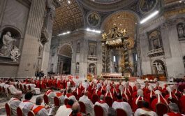 28/04/2025 – El Cardenal Vicario para la Diócesis de Roma, en la Misa del tercero de los novendiales en sufragio…