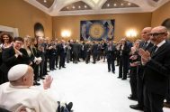 16/04/2025 – Unas 70 personas, entre altas autoridades y personal del Policlínico, de la Universidad Católica y de la Dirección de Salud e…