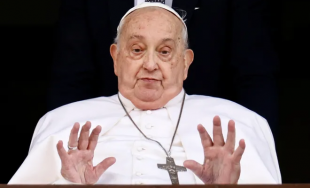 21/04/2025 – Así lo certificó en el acta de defunción el profesor Andrea Arcangeli, director de la Dirección de Sanidad e Higiene del Estado de la Ciudad del Vaticano.