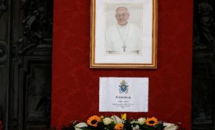 21/04/2025 – Publicado el documento redactado por Jorge Mario Bergoglio en Santa Marta el 29 de junio de 2022: “Pido que se prepare mi tumba en el nicho de la nave lateral…