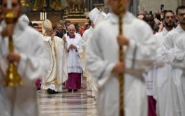 16/06/2025 - En la solemnidad de la Santísima Trinidad, el Papa presidió la misa por el Jubileo del Deporte, “un…