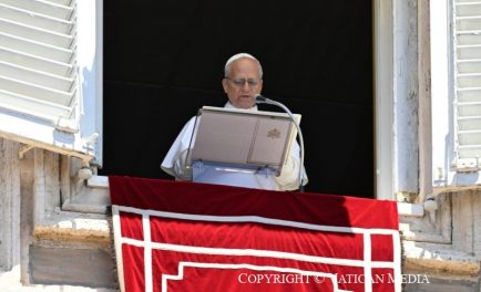30/06/2025 - El papa León XIV presidió la misa en la solemnidad de los santos apóstoles Pedro y Pablo en el Altar de la Confesión de la basílica vaticana, donde presentó a…