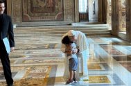 14/07/2025 - (Fuente: Vatican News) El custodio del Sagrario Apostólico relata la tierna escena que presenció el pasado junio en el Aula Ducal…