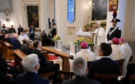 15/07/2025 - (Fuente: Vatican News) El Santo Padre preside la eucaristía en la capilla de la estación de los Carabineros…