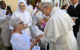 22/07/2025 – (Fuente: Vatican News) El Pontífice pasó una parte de la mañana en la residencia “Santa Marta”, donde saludó…