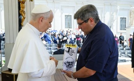 04/07/2025 – El 25 de junio de 2025, durante la audiencia general en la plaza de San Pedro, no fue una jornada cualquiera ni para la Familia Grande Hogar de Cristo ni para la…