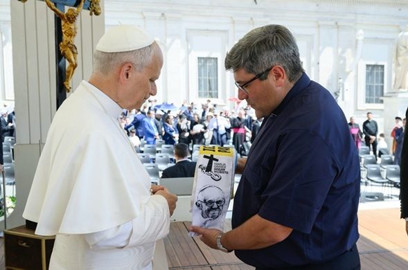 04/07/2025 – El 25 de junio de 2025, durante la audiencia general en la plaza de San Pedro, no fue una jornada cualquiera ni para la Familia Grande Hogar de Cristo ni para la…