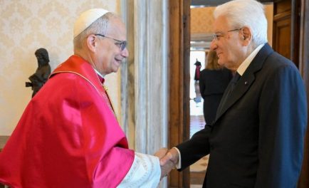 24/07/2025 - (Fuente: Vatican News) León XIV envía un telegrama de felicitación al presidente de la República Italiana, que ayer cumplió 84 años, y asegura al jefe de Estado sus oraciones «por…