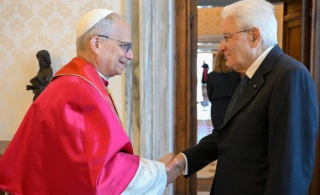 24/07/2025 - (Fuente: Vatican News) León XIV envía un telegrama de felicitación al presidente de la República Italiana, que ayer cumplió 84 años, y asegura al jefe de Estado sus oraciones «por…