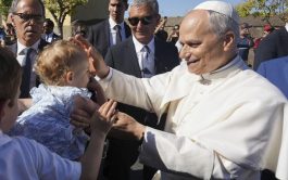 07/07/2025 - (Fuente: Vatican News) Alrededor de las 17:00, el Papa llegó a la ciudad del Lacio, donde pasará sus…