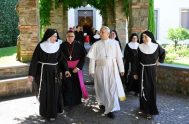 15/07/2025 - (Fuente: Vatican News) El Pontífice visitó el Monasterio de las Clarisas de Albano tras celebrar Misa en Castel Gandolfo. Oró con…