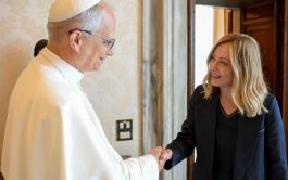 02/07/2025 - (Fuente: Vatican News) La Presidenta de Italia en audiencia, esta mañana, con León XIV: saludos, fotos, regalos y…