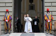 15/08/2025 - (Fuente: Vatican News) En la solemnidad de la Asunción de la Santísima Virgen María, el Papa rezó la oración mariana del…