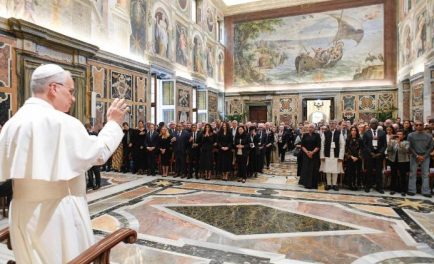 12/09/2025 - (Fuente: Vatican News) Dirigiéndose a los participantes del Encuentro Mundial sobre la Fraternidad Humana, celebrado en la Basílica de San Pedro, León XIV los insta a preguntarse: «Hermano, hermana, ¿dónde…