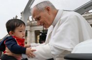 10/09/2025 - (Fuente Vatican News) Al saludar durante la audiencia general a los fieles de lengua polaca y árabe, el Papa envía dos…