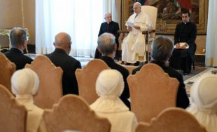 25/09/2025 - (Fuente Vatican News) El Papa León XIV recibe a los miembros del Colegio de los…