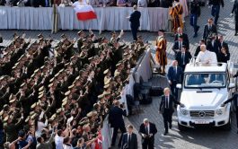 En la catequesis de la audiencia general en la Plaza de San Pedro, el Papa se detiene en la Pascua…