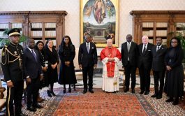 30/10/2025 - El Papa León XIV se reunió con el Presidente de la República de Gabón, Brice Clotaire Oligui Nguema,…