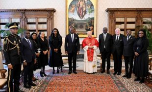 30/10/2025 - El Papa León XIV se reunió con el Presidente de la República de Gabón, Brice Clotaire Oligui Nguema, en el Vaticano durante la mañana de este jueves, 30 de octubre.…