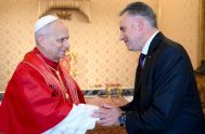 17/10/2025 - El Papa León XIV recibió en el Vaticano al presidente de la República Oriental del Uruguay, Yamandú Orsi. Tras la audiencia…