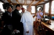 20/10/2025 - El Papa León XIV acudió el pasado viernes 17 de octubre al puerto de Ostia, en Roma, para visitar a los…