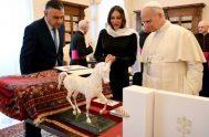 17/10/2025 - El Papa León XIV recibió en audiencia a la primera vicepresidenta de Azerbaiyán, la señora Mehriban Aliyeva, en el Palacio Apostólico.…