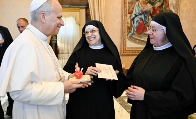 13/11/2025 - El Papa León XIV recibió en audiencia a las religiosas de la Federación de Monasterios Agustinos de Italia, aprovechando la coincidencia de la reunión con la festividad de todos los…