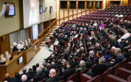 27/11/2025 - Según informa Vatican News, el Papa León XIV se reunió en el Aula del Sínodo con cerca de…