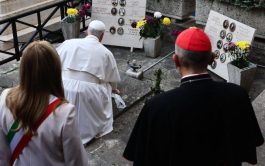 03/11/2025 - En la solemne Conmemoración de todos los Fieles Difuntos, el Papa León XIV presidió la Santa Misa en…