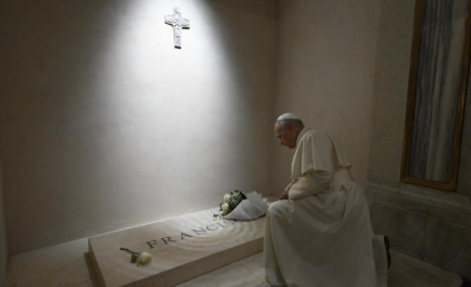 04/11/2025 - El Papa León XIV visitó la Basílica de Santa María la Mayor para un momento de oración privada, según informó la Oficina de Prensa de la Santa Sede. El Sumo…