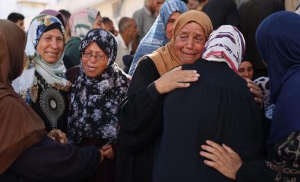 10/11/2025 - Tras la oración mariana del Ángelus en la Plaza de San Pedro, este domingo 9 de noviembre, el Papa León XIV dirigió su pensamiento a las víctimas de los conflictos…