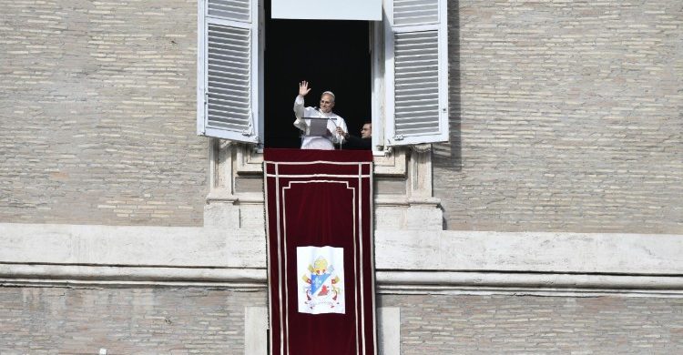 22/12/2025 - (Fuente: AICA) "Piedad y caridad, misericordia y entrega: estas son las virtudes del hombre de Nazaret que la liturgia nos ofrece hoy, para que nos acompañen en estos últimos días de Adviento", declaró el Papa.