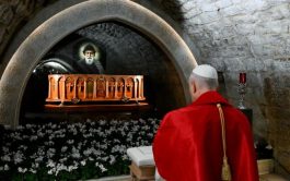 01/12/2025 - El Papa León XIV inició su segunda jornada de viaje apostólico al Líbano peregrinando al monasterio de Annaya…