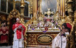 01/12/2025 - El Papa León XIV visitó la Catedral Armenia Apostólica en Estambul, un gesto de comunión hacia una de…