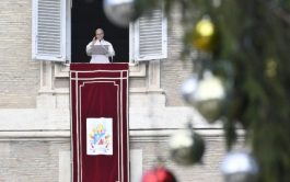 26/12/2025 - (Fuente: Aica/Vatican News) La Iglesia recuerda hoy a san Esteban, el primer mártir. "La historia de san Esteban&hellip;
