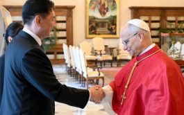 04/12/2025 - El Papa León XIV recibió hoy en audiencia privada en el Palacio Apostólico Vaticano, al presidente de Mongolia,…