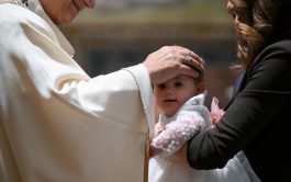 12/01/2026 - En la mañana del domingo en que se celebró la Fiesta del Bautismo del Señor, el Papa León&hellip;