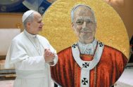 14/01/2026 - Esta mañana el Papa León XIV asistió a la presentación oficial de su retrato en mosaico, un medallón circular conocido como&hellip;