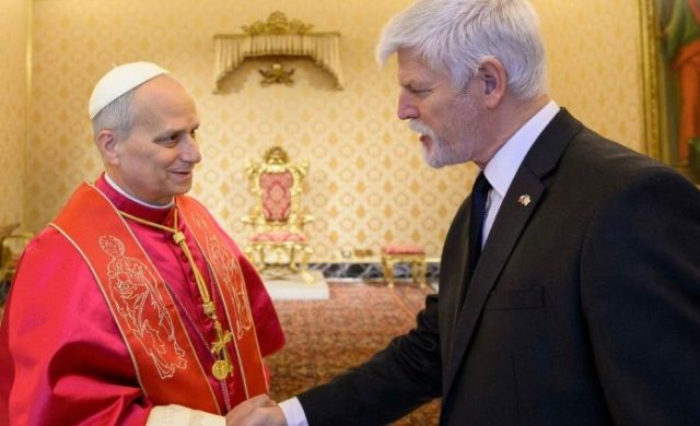 19/01/2026 - El Papa León XIV recibió en audiencia privada al presidente de la República Checa, Petr Pavel. Tras el encuentro con el Sumo Pontífice, el mandatario se dirigió a la Secretaría de Estado para mantener una reunión de trabajo con el cardenal Pietro Parolin y monseñor Paul Richard Gallagher. Según informó la Oficina de Prensa de la Santa Sede,&hellip;