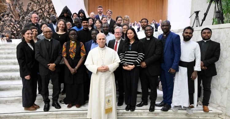 21/01/2026 - En el marco de la Semana de Oración por la Unidad de los Cristianos, el Papa León XIV recibió este miércoles en el Aula Pablo VI a una delegación del Instituto Ecuménico de Bossey. Los 28 estudiantes de posgrado, originarios de más de veinte naciones, fueron presentados por su decano, el padre Lawrence Iwuamadi, como un "laboratorio viviente&hellip;
