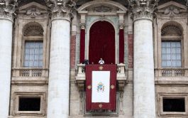 06/01/2026 - En la Solemnidad de la Epifanía del Señor, el Papa León XIV rezó el Ángelus desde el balcón&hellip;
