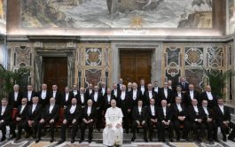 02/02/2026 - Antes de la oración del Ángelus, el Papa León XIV mantuvo un encuentro con los gentilhombres y sediarios&hellip;