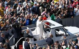 29/04/2026 – En la Audiencia General del 29 de abril, relee su viaje apostólico al continente africano como un itinerario&hellip;