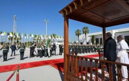 15/04/2026 – El avión en el que viajaba el Pontífice despegó del aeropuerto de Argel a las 10.16 hora local. Un vuelo de unas 5 horas le llevará a Yaundé, donde será recibido con una ceremonia de bienvenida.
