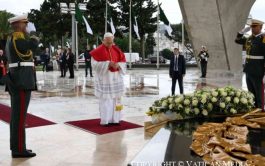 13/04/2026 – En su primer discurso, ante el Memorial de los Mártires "Maqam Echahid", que rinde homenaje a aquellos que&hellip;