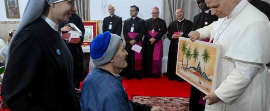 14/04/2026 – En la residencia de ancianos, el viaje apostólico de León XIV encuentra uno de sus momentos más despojados y, por eso mismo, más reveladores.